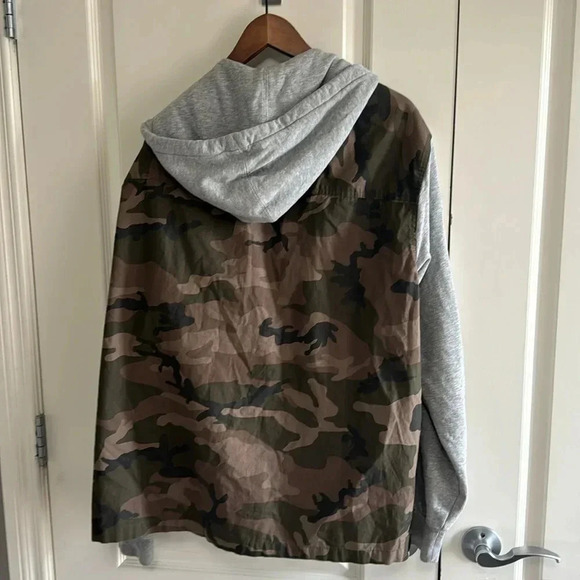 Men’s button down shirt with fleece sleeves - Picture 2 of 3